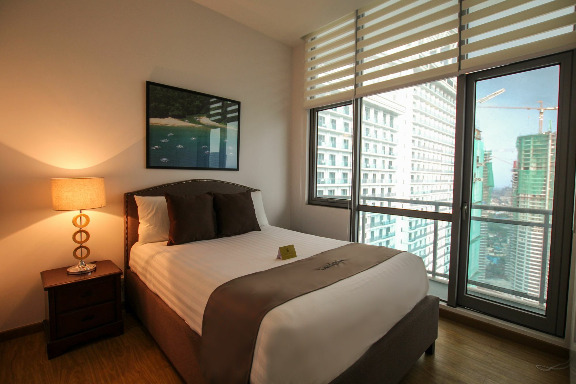 Siglo Suites @ The Acqua Private Residences マンダルヨン・シティ エクステリア 写真