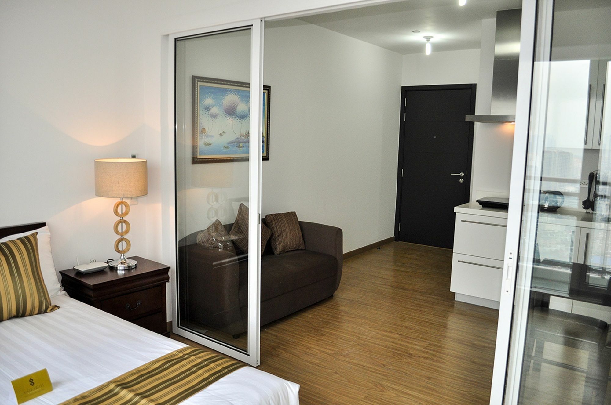 Siglo Suites @ The Acqua Private Residences マンダルヨン・シティ エクステリア 写真