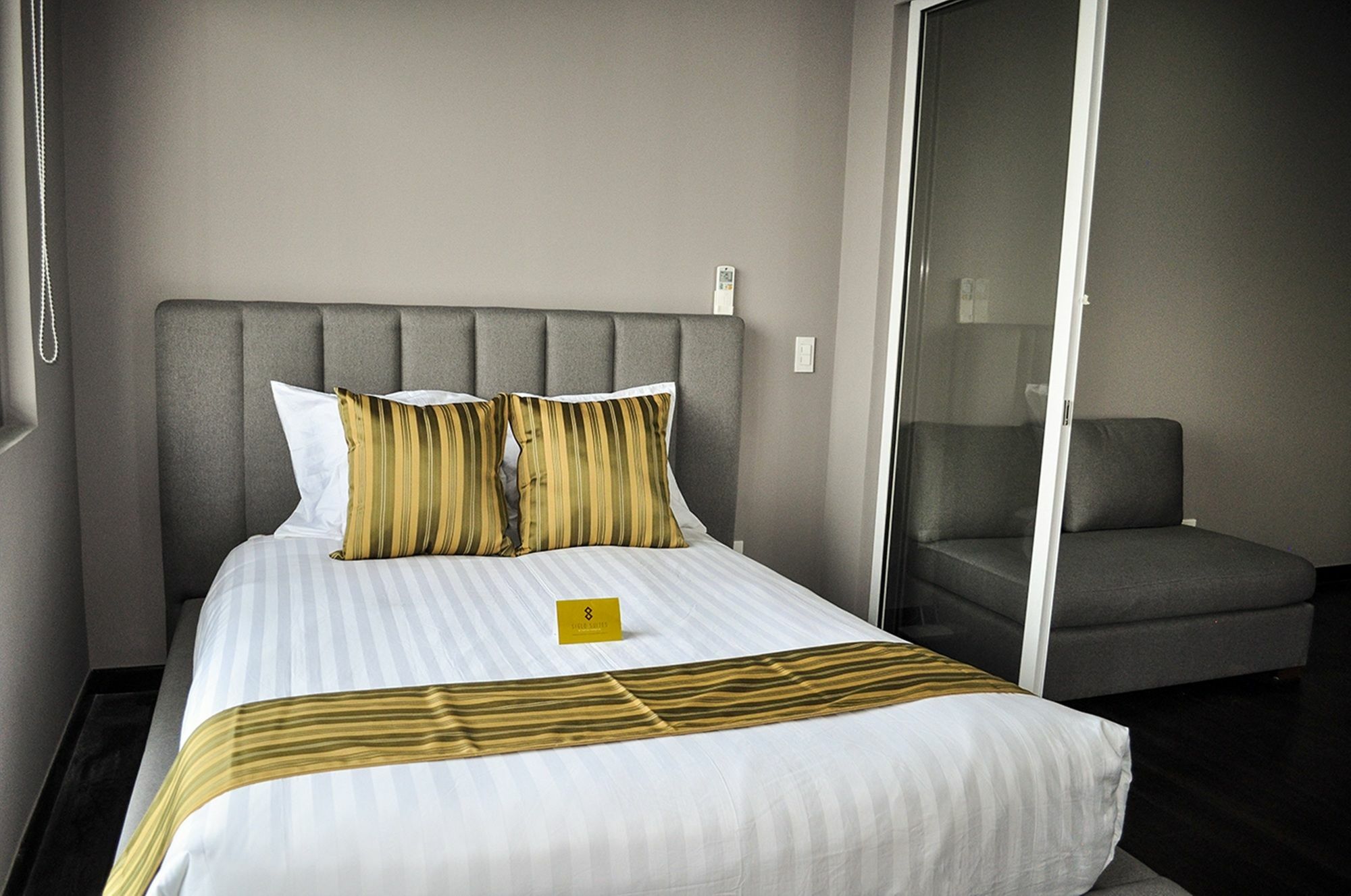 Siglo Suites @ The Acqua Private Residences マンダルヨン・シティ エクステリア 写真